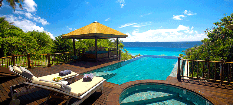 Pantai exotis yang akan menenangkan jiwa anda  